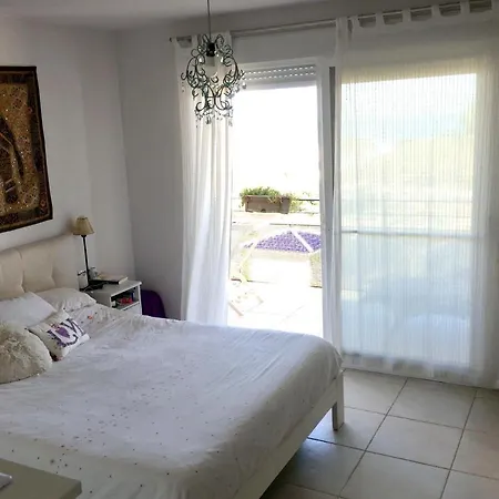 Carrer D'haiti Apartman *
